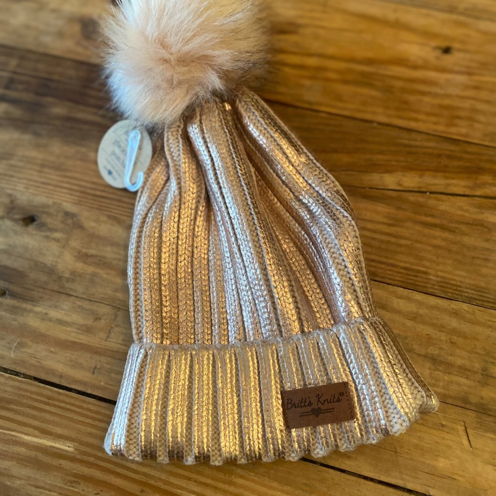 Glacier knit Pom hat